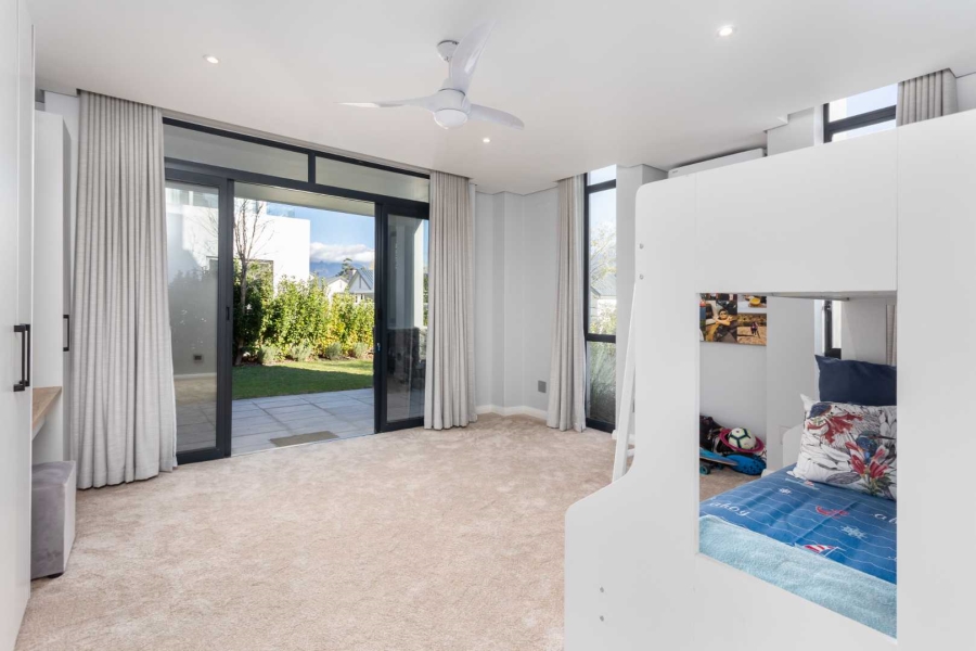 5 Bedroom Property for Sale in Val De Vie Estate Western Cape